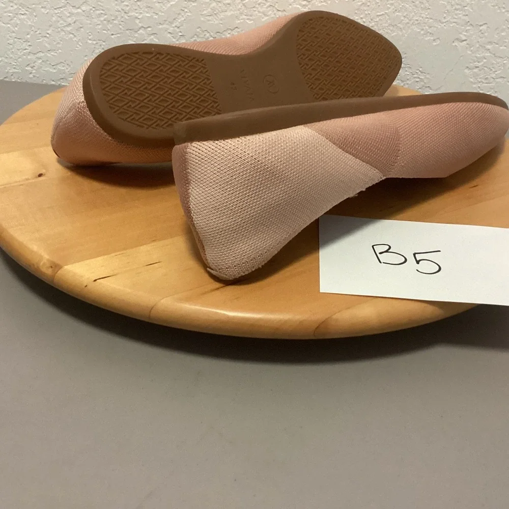 Vivaia Pointed Toe Flats Women Size 43 Blush Tan Colorblock‎ Sustainable Knit